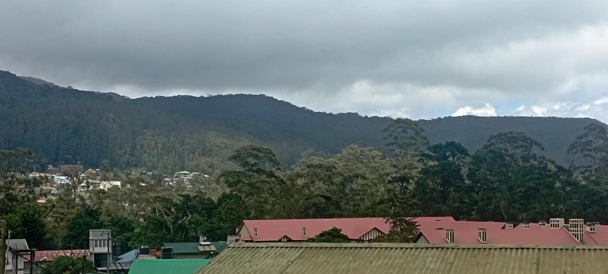 Oviya Guest Acomodação com café da manhã Nuwara Eliya Exterior foto